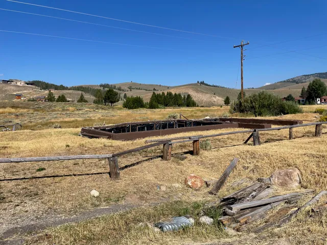 $545,000 | Edna Mcgown (hwy 75) Avenue, Stanley, ID 83278