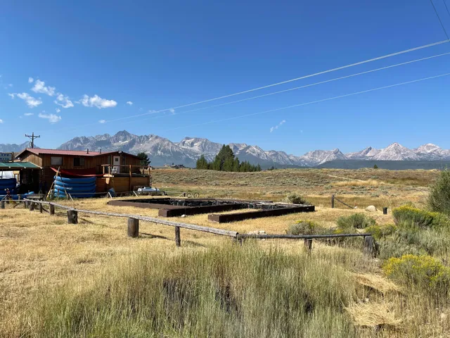 $545,000 | Edna Mcgown (hwy 75) Avenue, Stanley, ID 83278