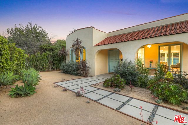 $2,007,000 | 3456 Rowena Avenue, Los Angeles, CA 90027