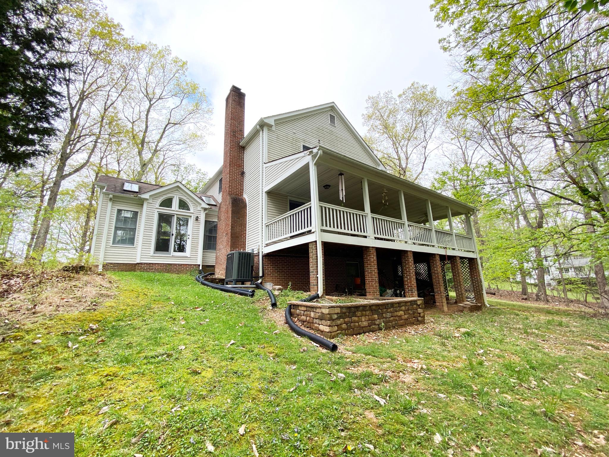 7813 Blackacre Road Clifton, VA 20124 - Photo 5 of 58 Gallery Image 5