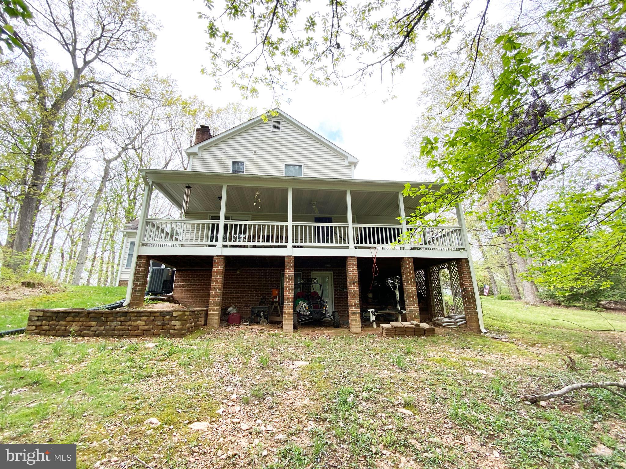 7813 Blackacre Road Clifton, VA 20124 - Photo 6 of 58 Gallery Image 6