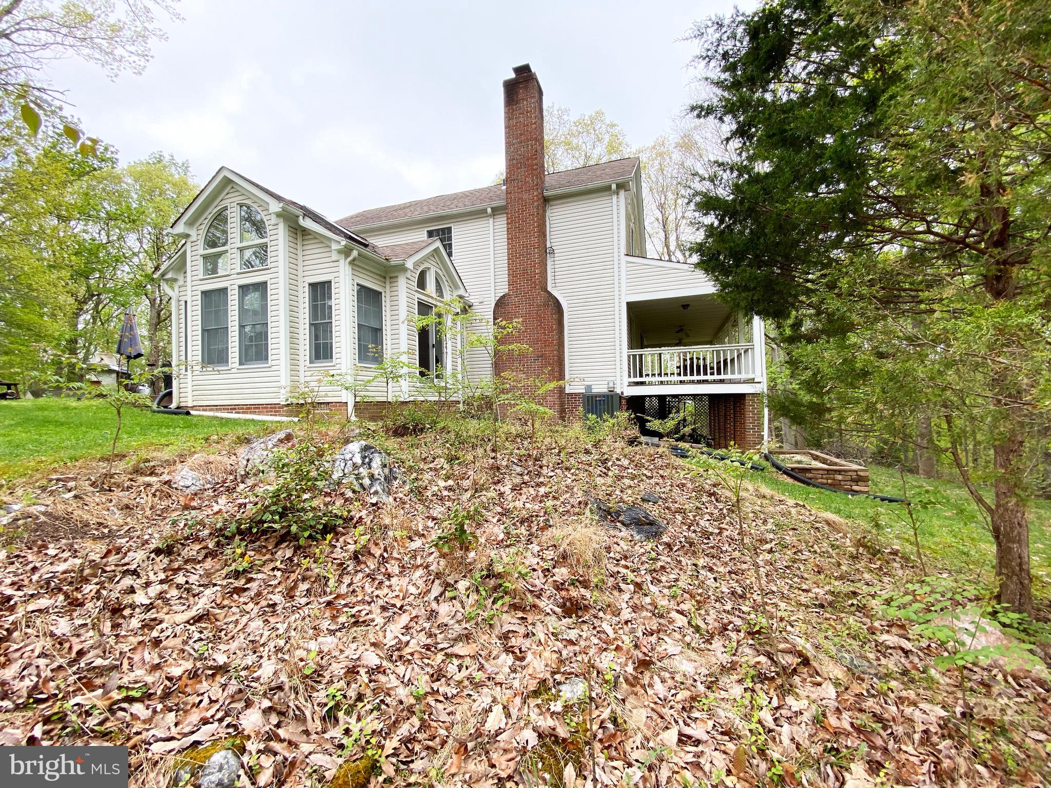 7813 Blackacre Road Clifton, VA 20124 - Photo 7 of 58 Gallery Image 7