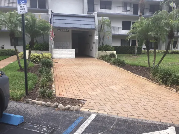 $1,700 | 4838 Esedra Court, Unit 305, Lake Worth, FL 33467