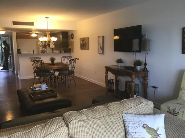 $1,700 | 4838 Esedra Court, Unit 305, Lake Worth, FL 33467