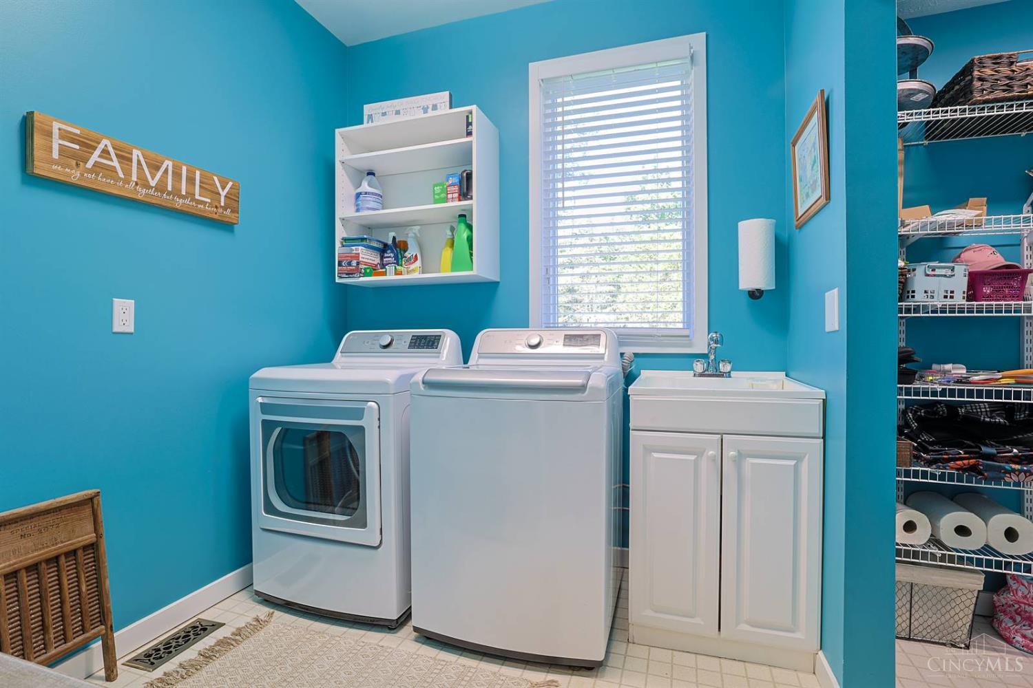 723 Nunner Road Maineville, OH 45039 - Photo 26 of 98 Convenient 1st floor laundry area