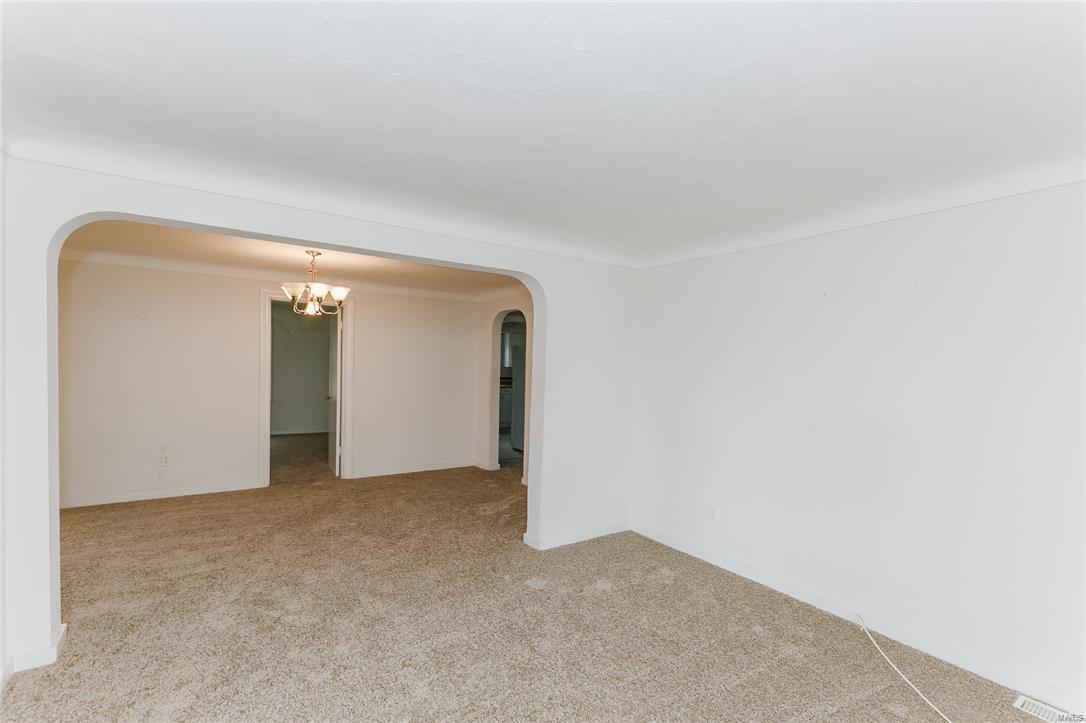 7820 Rosedale Drive St. Louis, MO 63121 - Photo 4 of 23 Gallery Image 4