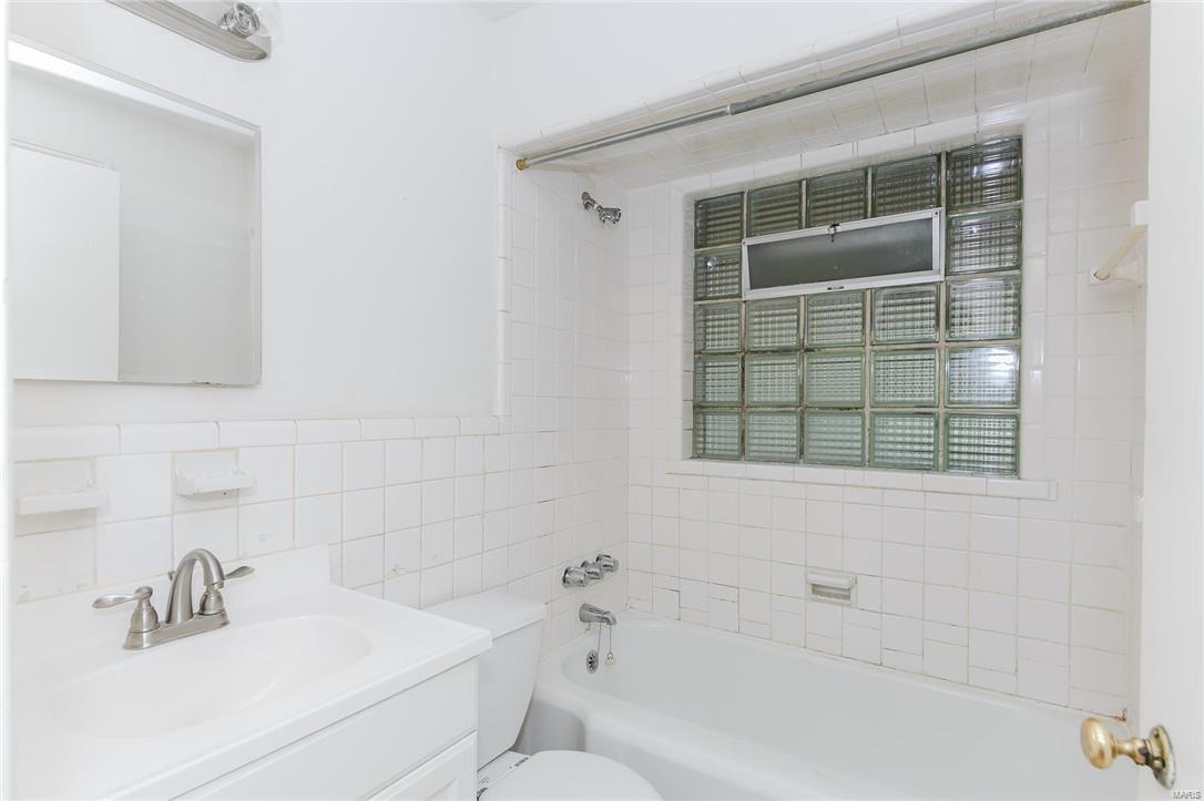 7820 Rosedale Drive St. Louis, MO 63121 - Photo 9 of 23 Gallery Image 9