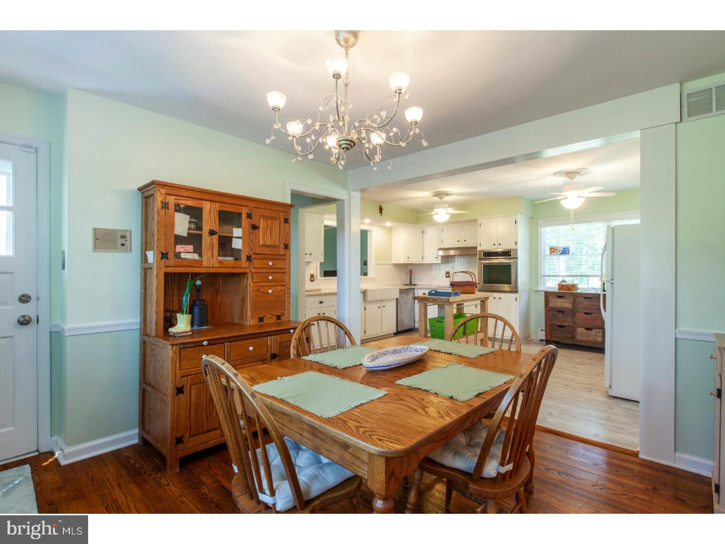 857 Store Road Harleysville, PA 19438 - Photo 16 of 24 Dining Room