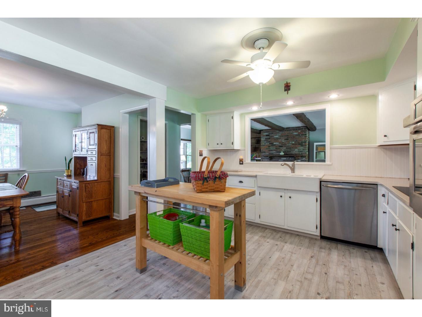 857 Store Road Harleysville, PA 19438 - Photo 17 of 24 Kitchen