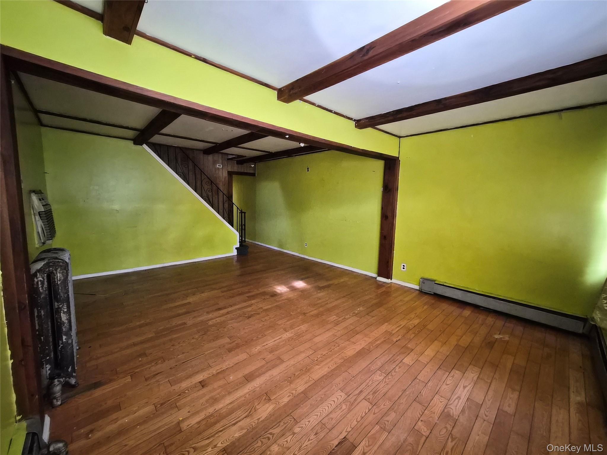 173-43 103rd Road Queens, NY 11433 - Photo 4 of 19