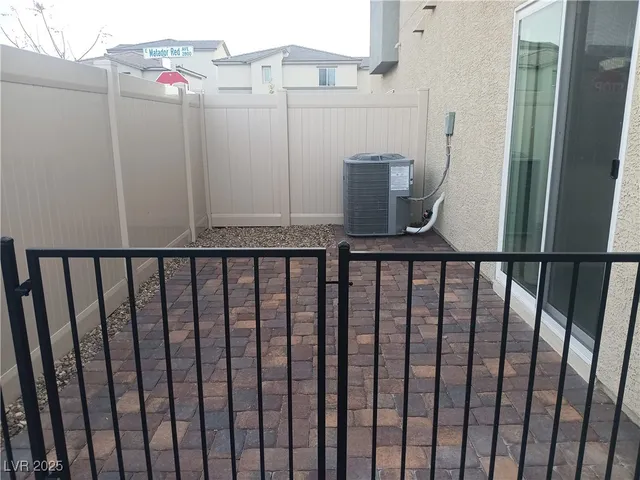 $1,750 | 2881 Champagne Gold Avenue, North Las Vegas, NV 89086