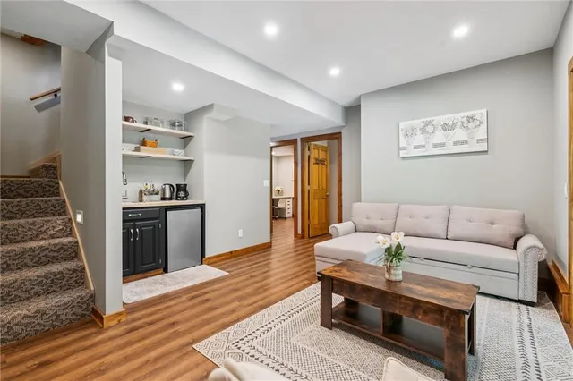 $675,000 | 389 Northwest 1851st Road, Kingsville, MO 64061