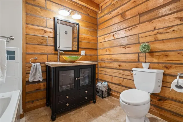 $675,000 | 389 Northwest 1851st Road, Kingsville, MO 64061