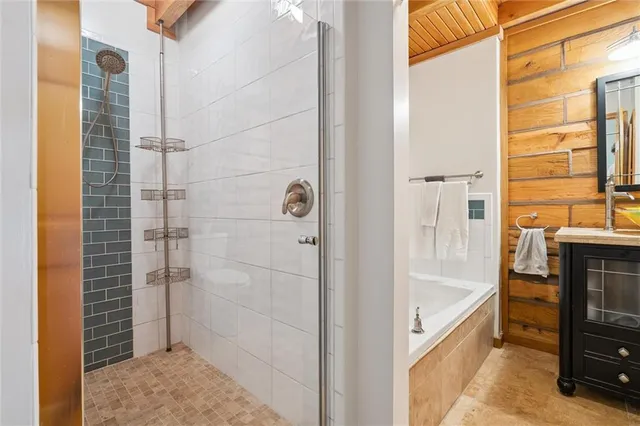 $675,000 | 389 Northwest 1851st Road, Kingsville, MO 64061