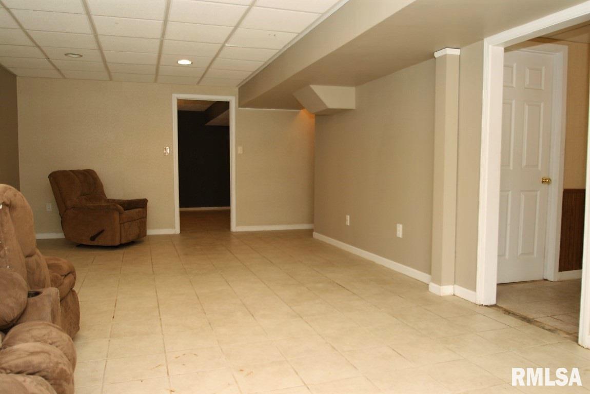 3311 Maplecrest Road Bettendorf, IA 52722 - Photo 21 of 24 Gallery Image 21