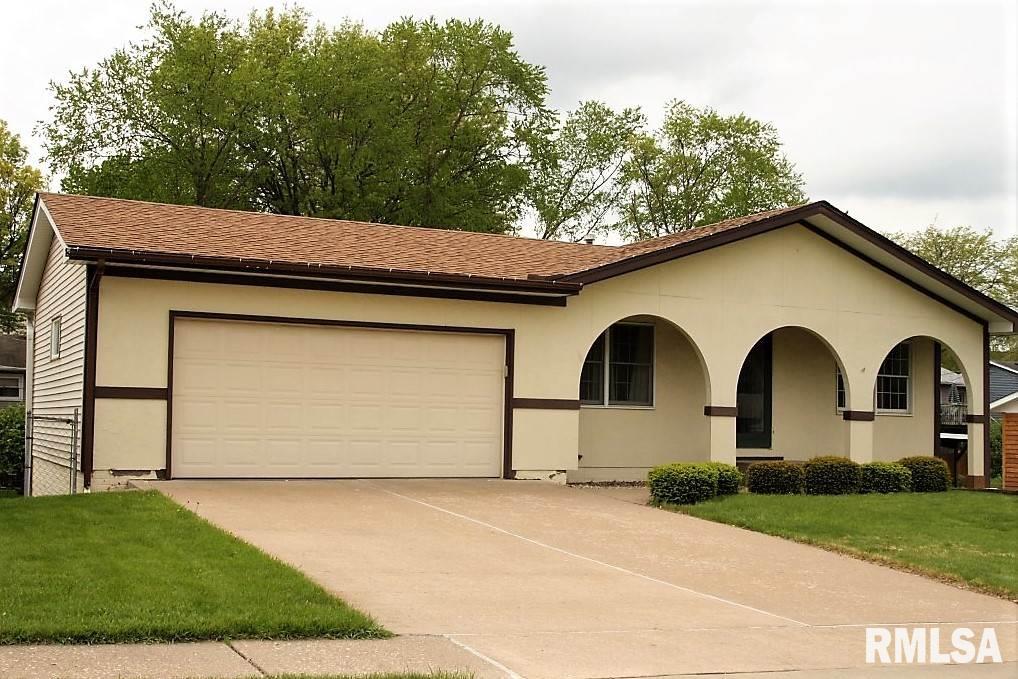 3311 Maplecrest Road Bettendorf, IA 52722 - Photo 3 of 24 Gallery Image 3