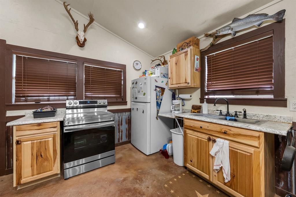 101 Starhorn Road Marble Falls, TX 78654 - Photo 10 of 40