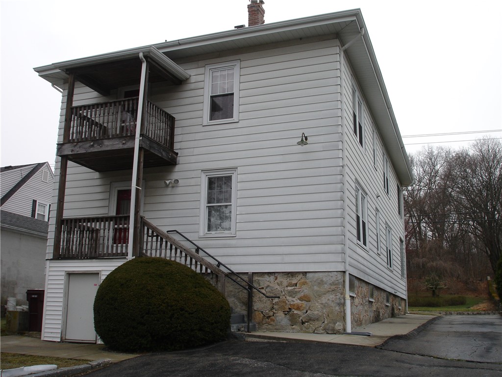 705 Mendon Road Woonsocket, RI 02895 - Photo 2 of 26