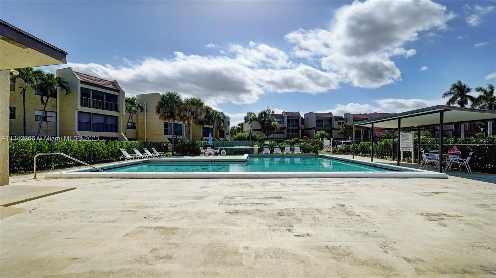 Racquet Club Apartments at Bonaventure Weston, FL 33326 - Photo 21 of 26 a view of a volley ball court
