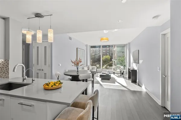 $1,050,000 | 1200 Ave At Port Imperial, Unit 521, Weehawken, NJ 07086