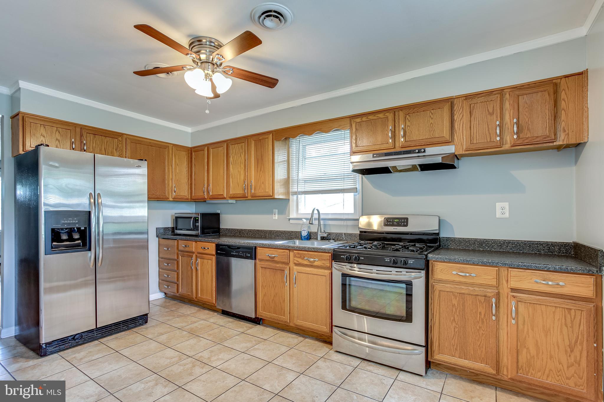 312 Savannah Road Baltimore, MD 21221 - Photo 8 of 29 Kitchen w/ Stainless Steel Appliances