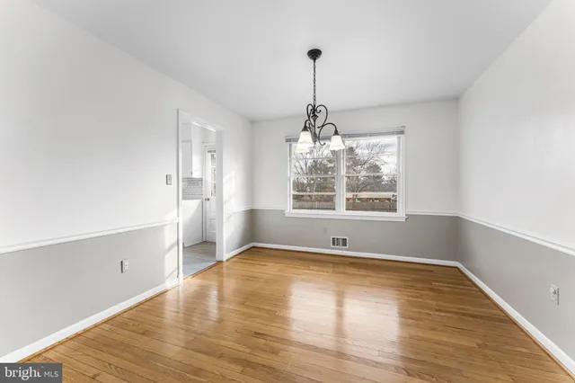 $2,700 | 12 Earlybird Avenue, Round Hill, VA 20141