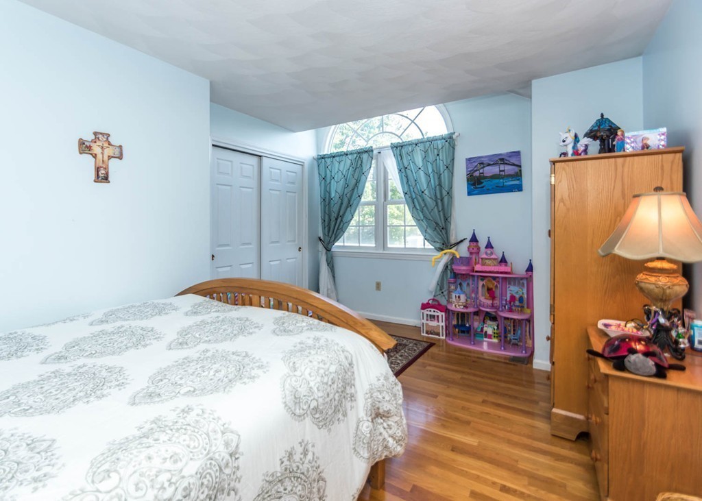 127 Raffaele Drive Waltham, MA 02452 - Photo 17 of 24 Gallery Image 17