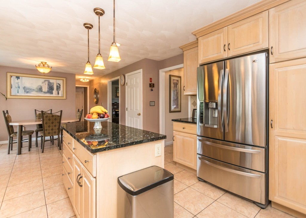 127 Raffaele Drive Waltham, MA 02452 - Photo 6 of 24 Gallery Image 6