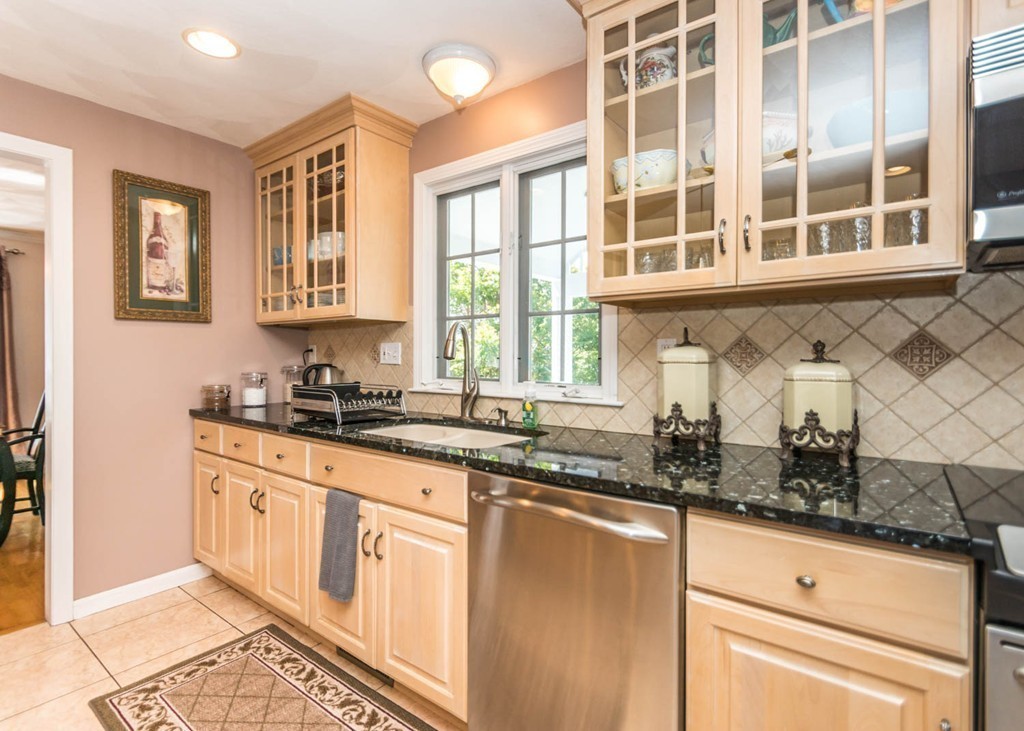 127 Raffaele Drive Waltham, MA 02452 - Photo 9 of 24 Gallery Image 9