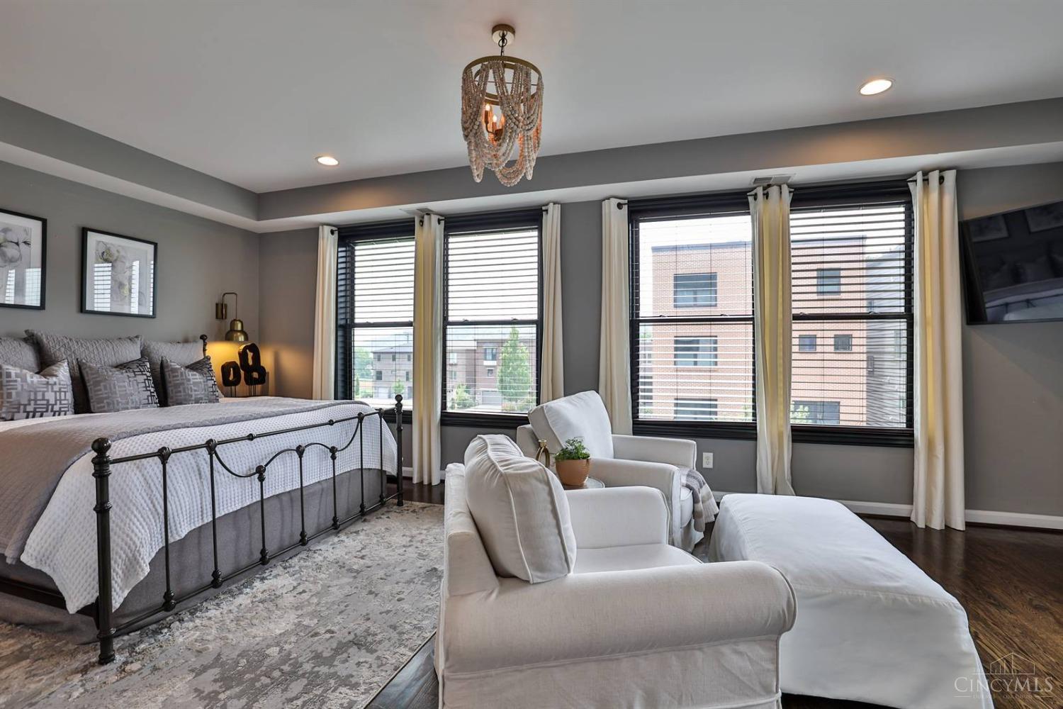 2907 Riverside Drive Cincinnati, OH 45226 - Photo 23 of 75