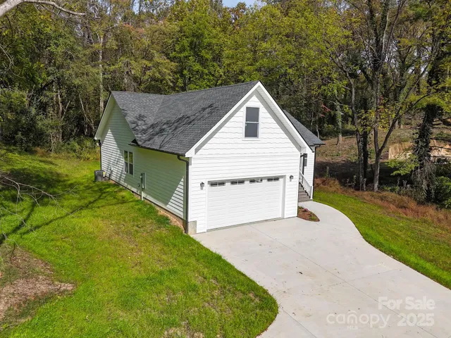 $512,500 | 14 Holcombe Road, Candler, NC 28715