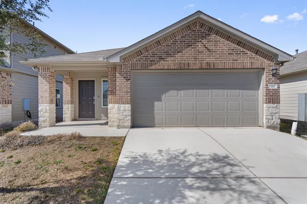 $1,795 | 352 Sickle Loop, Uhland, TX 78640