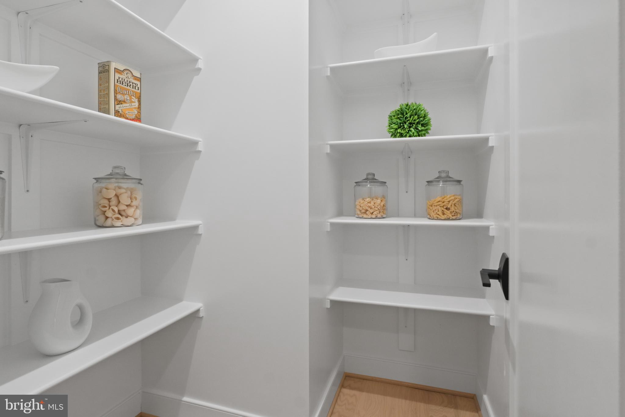 602 Kingsley Road Southwest Vienna, VA 22180 - Photo 26 of 79