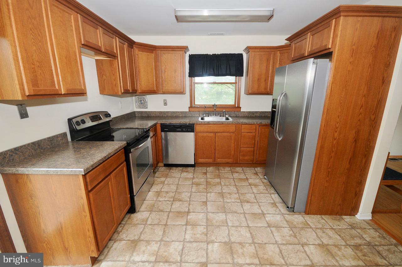 2439 Monmouth Road Jobstown, NJ 08041 - Photo 12 of 28 Kitchen