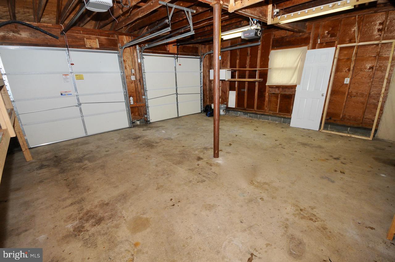 2439 Monmouth Road Jobstown, NJ 08041 - Photo 27 of 28 Garage 2 Car
