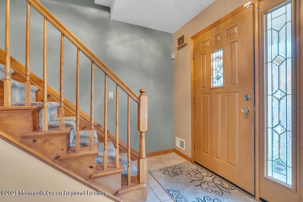 587 Reed Road Jackson, NJ 08527 - Photo 3 of 26 a view of an entryway with a front door