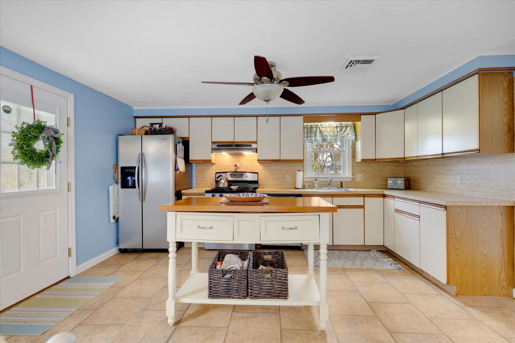 75 Trout Brook Road Cotuit, MA 02635 - Photo 10 of 29 kitchen