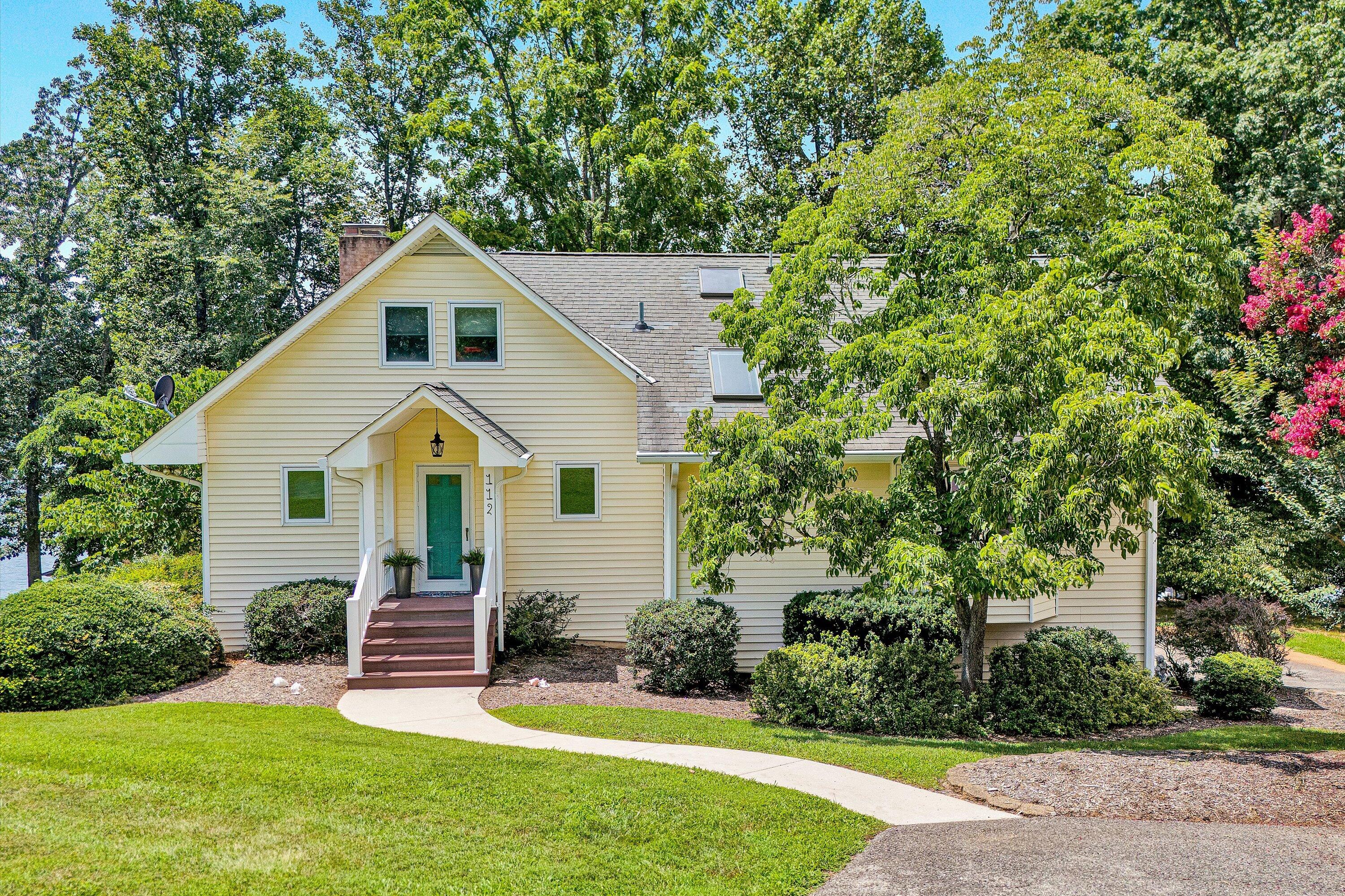 112 Mockingbird Hill Road Moneta, VA 24121 - Photo 1 of 63 112 Mockingbird Hill Rd