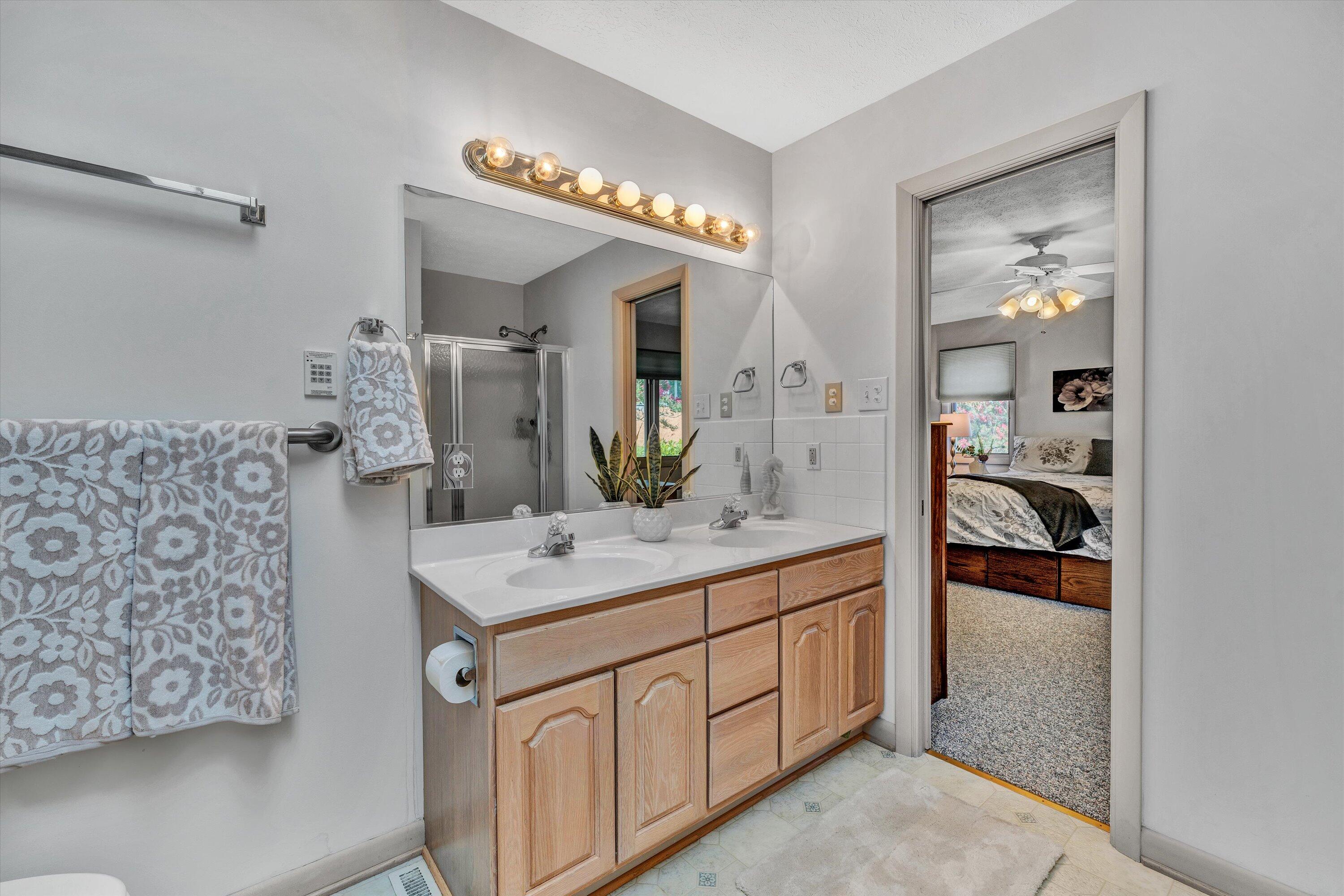 112 Mockingbird Hill Road Moneta, VA 24121 - Photo 14 of 63 26-DSC00205