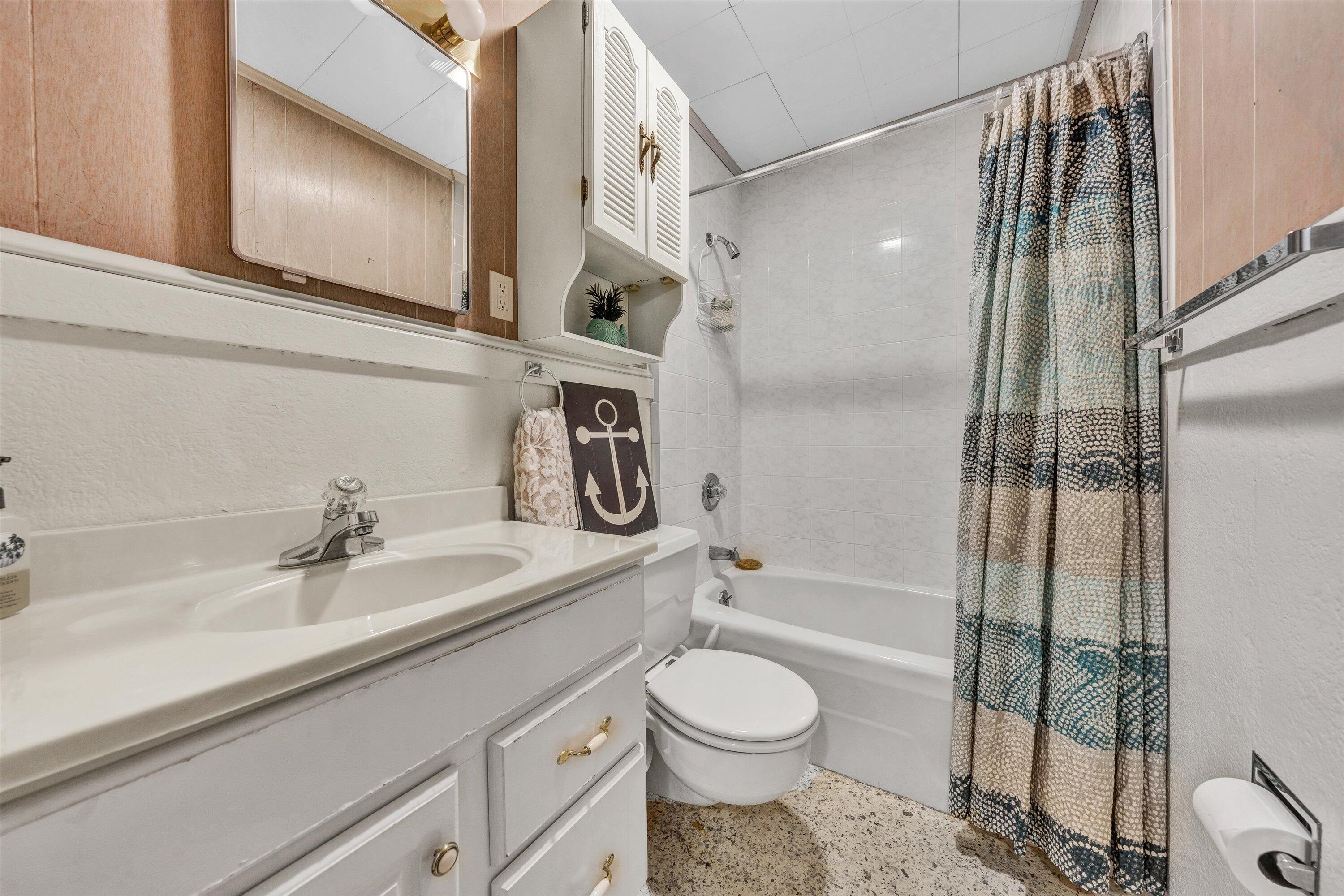 112 Mockingbird Hill Road Moneta, VA 24121 - Photo 16 of 63 Main level 2nd bathroom