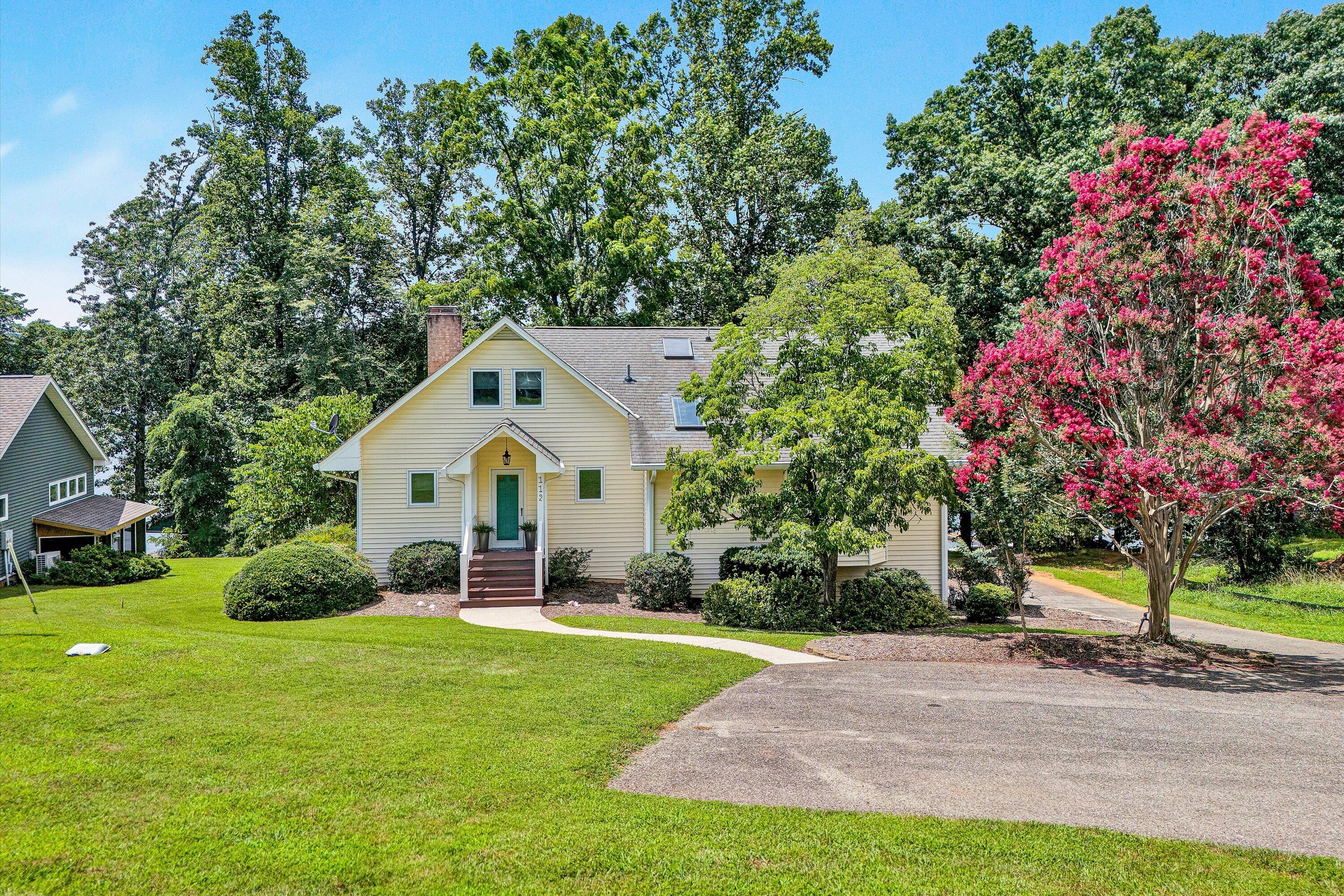 112 Mockingbird Hill Road Moneta, VA 24121 - Photo 3 of 63 05-DJI_20250716144629_0052