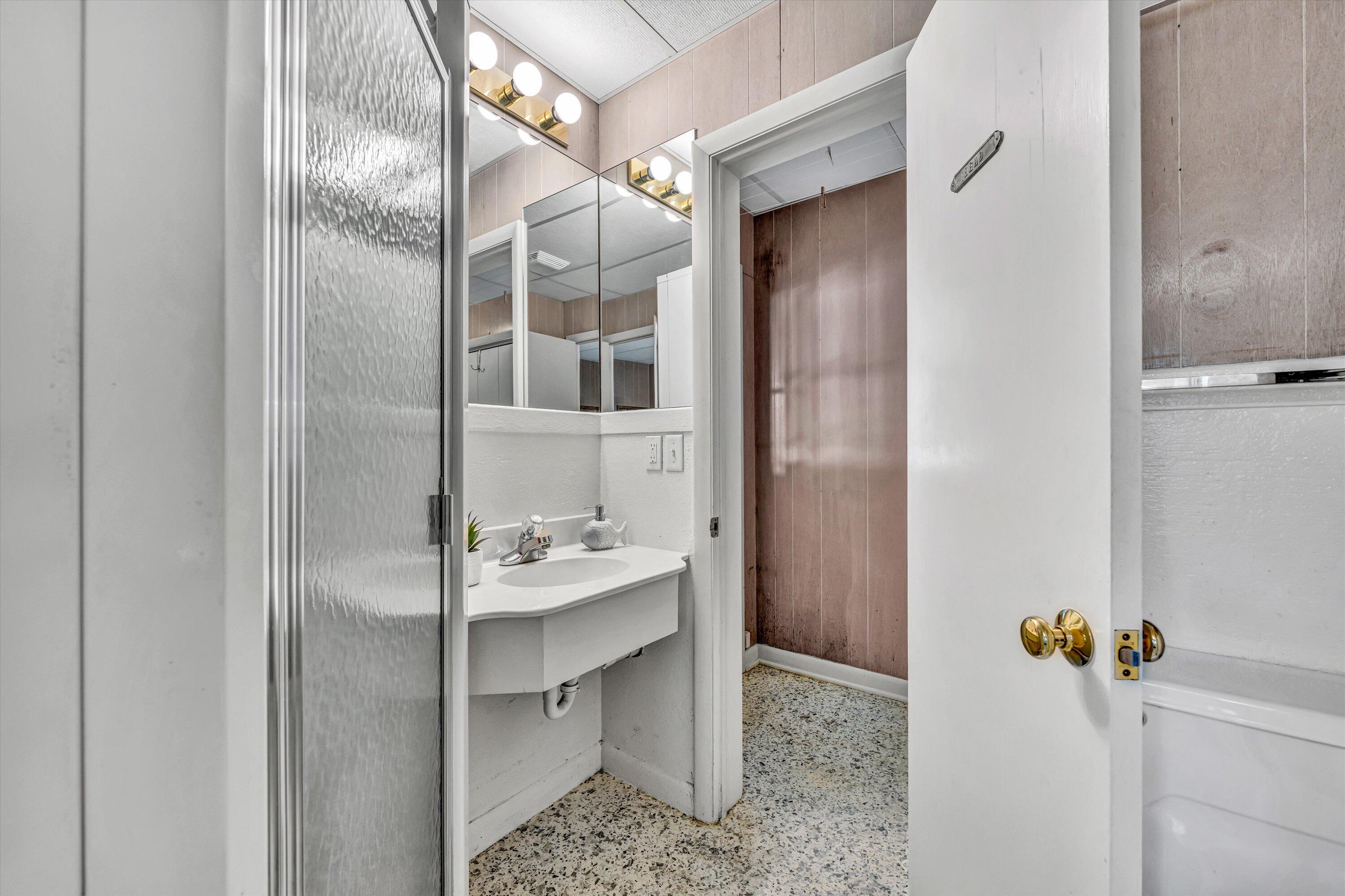 112 Mockingbird Hill Road Moneta, VA 24121 - Photo 34 of 63 Lower level full bathroom