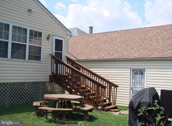 Rear sunroom addition