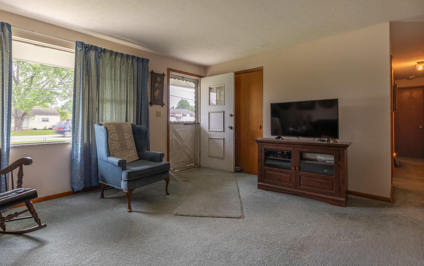 3547 Noe Bixby Road Columbus, OH 43232 - Photo 9 of 27 8