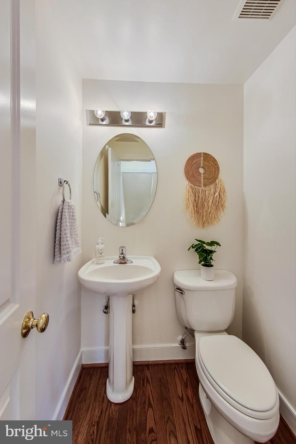 706 6th Street Southeast Washington, DC 20003 - Photo 16 of 54