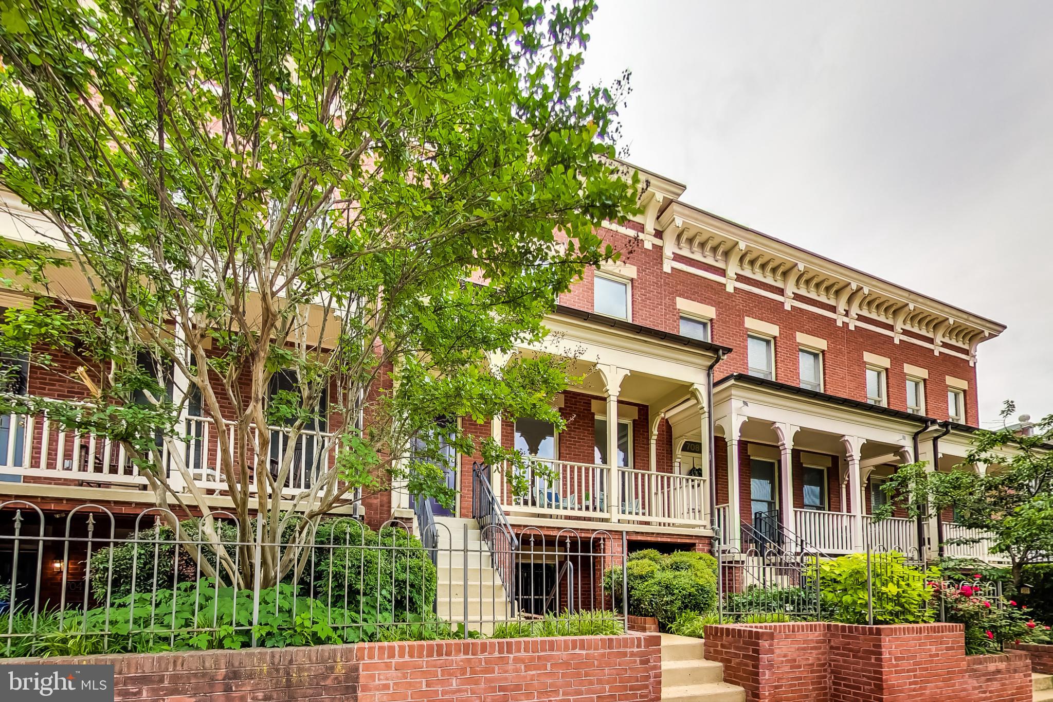 706 6th Street Southeast Washington, DC 20003 - Photo 3 of 54