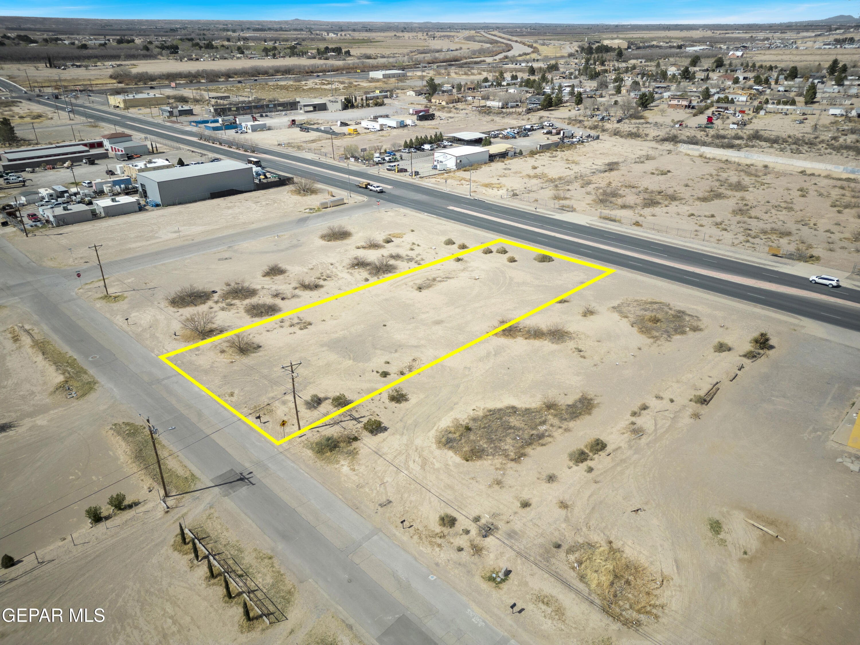 1400 2 Vinton Road Anthony, NM 88021 - Photo 20 of 20 a view of a bathtub and an ocean view
