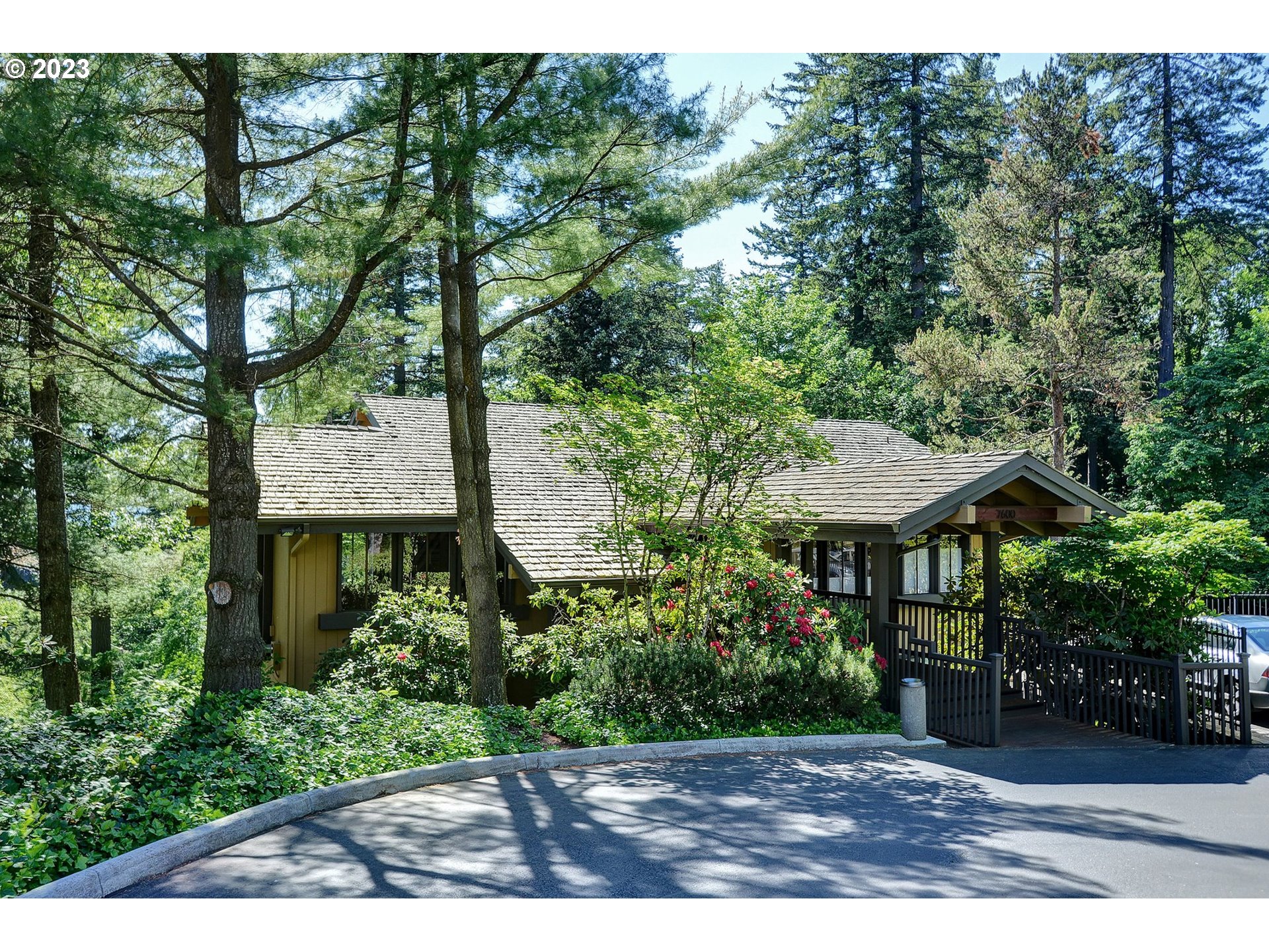 7518 Southwest Barnes Road, Unit A Portland, OR 97225 - Photo 26 of 32 Gallery Image 26