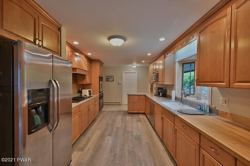 82 Paupack Point Road Hawley, PA 18428 - Photo 40 of 114 kitchen