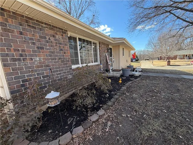 $259,900 | 2502 Flintstone Drive, St. Joseph, MO 64505